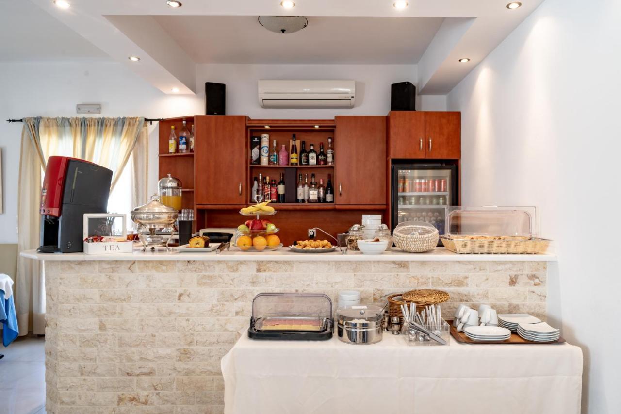 Chez Sophie Hotel Kamári Екстериор снимка