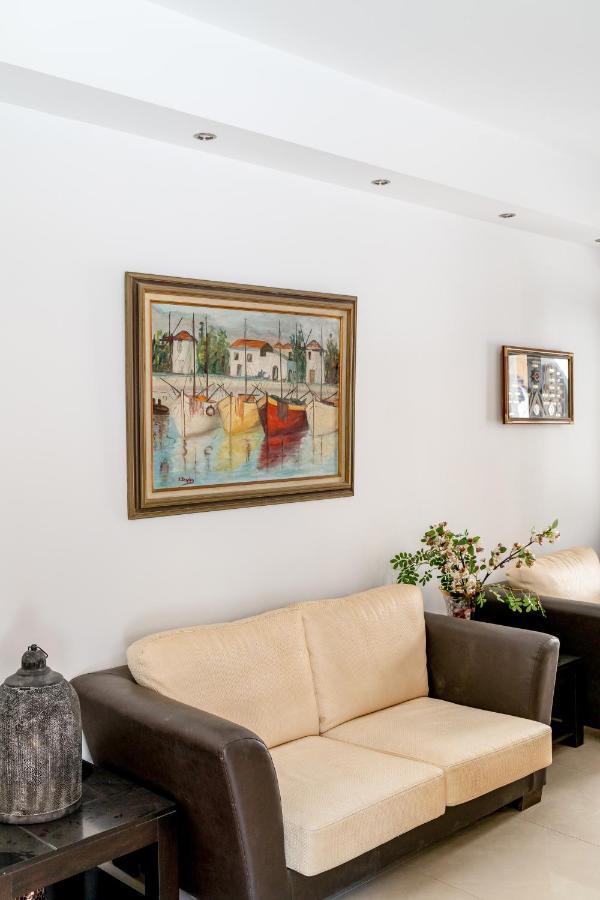 Chez Sophie Hotel Kamári Екстериор снимка