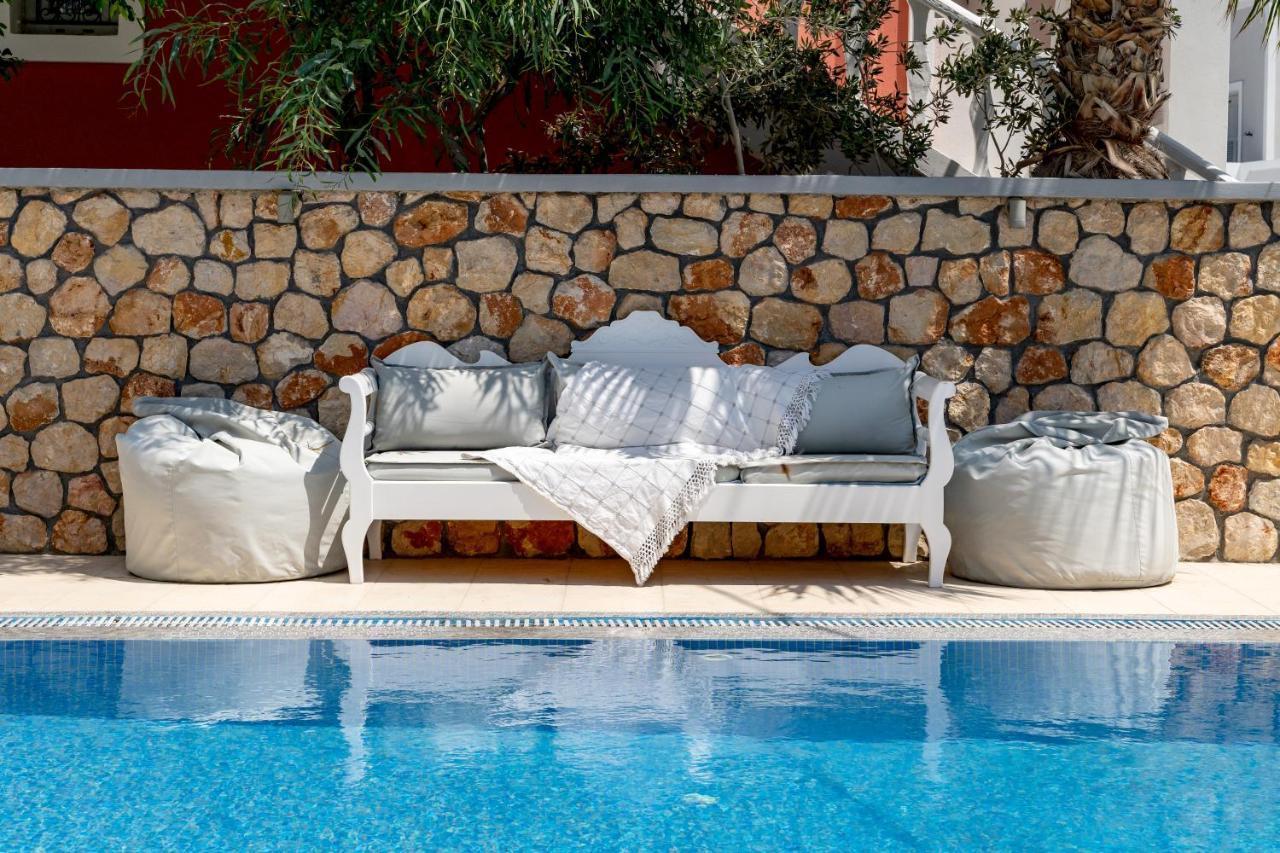 Chez Sophie Hotel Kamári Екстериор снимка