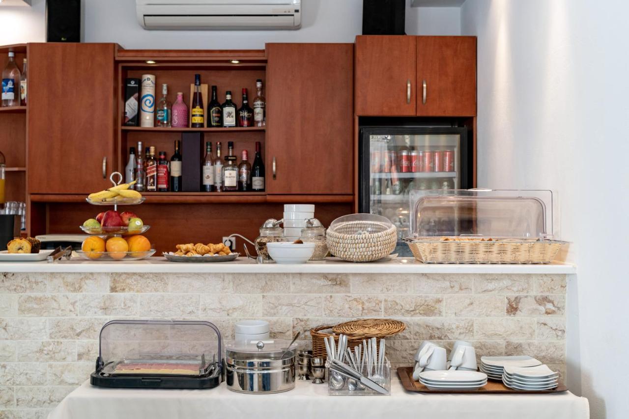 Chez Sophie Hotel Kamári Екстериор снимка