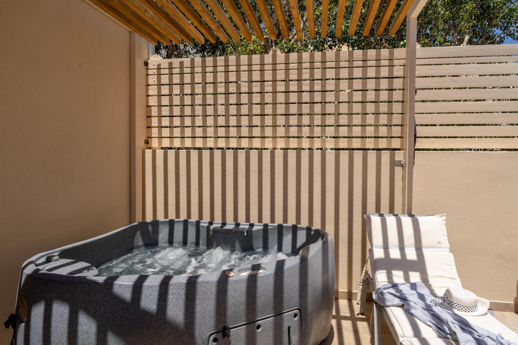 Chez Sophie Hotel Kamári Стая снимка